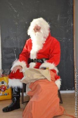 Venue du Père Noël à l'école